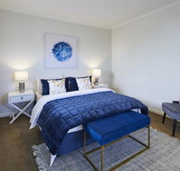 1 Bdrm Top Floor Apt With Sunroom - Nambucca Heads Accommodation