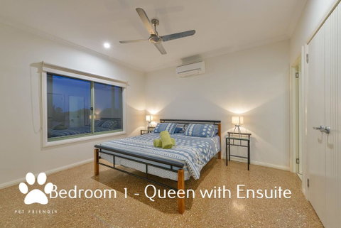 1 Kestrel Place - Great House With A Massive Garage - Nambucca Heads Accommodation 1