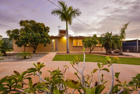 13 Grenadier Street - Shady Haven With A Large Outdoor Entertaining Area - Nambucca Heads Accommodation 0