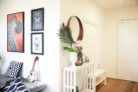 136, Light-filled Homely Box Hill Apt, 2Bed2BathFreeParking - Nambucca Heads Accommodation 2