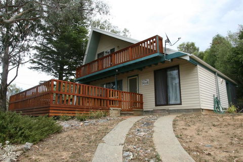 14 Cobbon Crescent Jindabyne - Nambucca Heads Accommodation 3