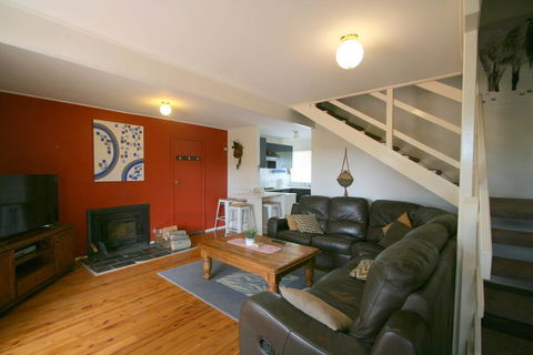 14 Cobbon Crescent Jindabyne - Nambucca Heads Accommodation 0