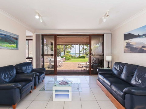 16 'The Moorings' 4 Cromarty Road - Waterfront Property With Pool & Air Conditioning - Nambucca Heads Accommodation 0