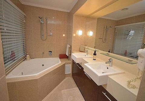 2 BDR/Apt/Foxtel/WiFi/Pool/parking/Spa/Hervey Bay - Nambucca Heads Accommodation 2