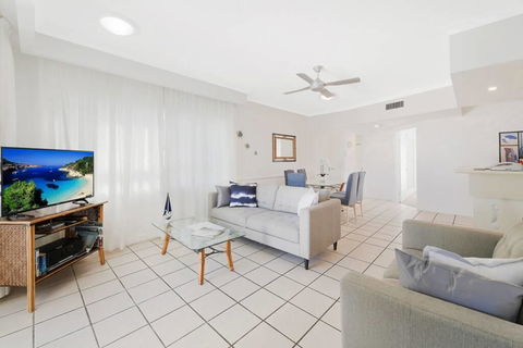 2 Bedroom Alex Unit - Ocean, Pool And Park Views - Nambucca Heads Accommodation 2