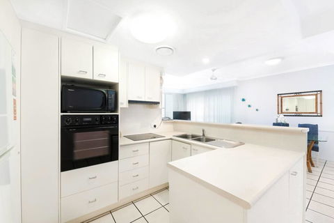 2 Bedroom Alex Unit - Ocean, Pool And Park Views - Nambucca Heads Accommodation 1