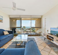 2 Bedroom Top Floor Unit - Ocean Views and Pool - Nambucca Heads Accommodation