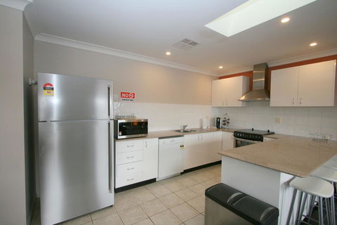 2/17 Jillamatong Street - Nambucca Heads Accommodation 2