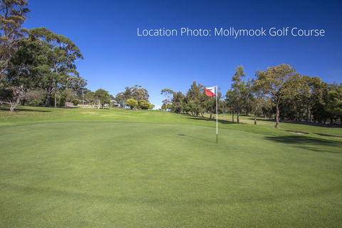 2/81 Clyde St - Villa De Golf At Mollymook - Nambucca Heads Accommodation 2