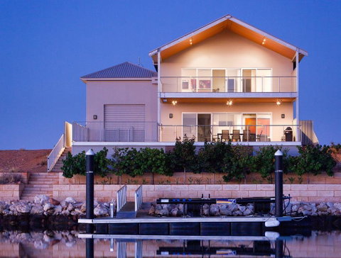 21 Corella Court - PRIVATE JETTY & POOL - Nambucca Heads Accommodation 0
