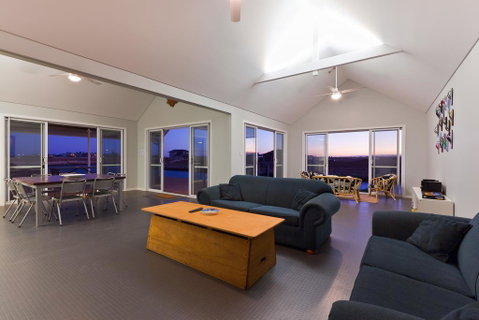 22 Kestrel Place- PRIVATE JETTY - Nambucca Heads Accommodation 2