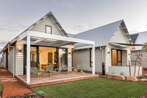 Birdnest Kookaburra - Nambucca Heads Accommodation 0