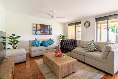 Birkinshaw Villa ( 3 Bedroom With Parkings ) - Nambucca Heads Accommodation 0