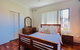 Carlton 3 Beds Unit - Free Parking - thumb 2