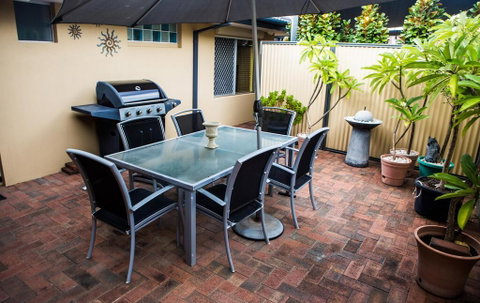 3 Bdrm House With Parking & Outdoor Entertaining - Nambucca Heads Accommodation 2