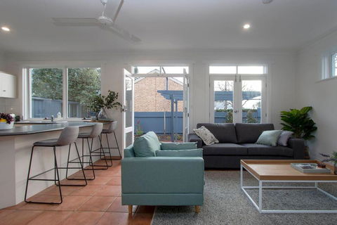 3BR Cottage With Parking Close To Adelaide CBD - Nambucca Heads Accommodation 0
