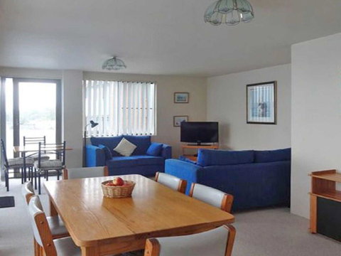 4 'The Point' 5-7 Mitchell Street- Stunnning Water Views With Air Conditioning - Nambucca Heads Accommodation 3