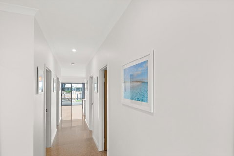 4 Corella Court - Brand New Magnificent Marina Home With Wi-Fi - Nambucca Heads Accommodation 3