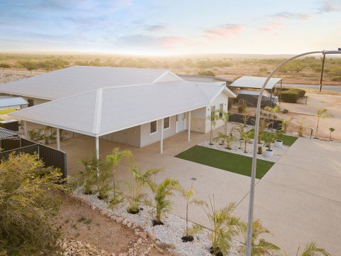 4 Corella Court - Brand New Magnificent Marina Home With Wi-Fi - Nambucca Heads Accommodation 1
