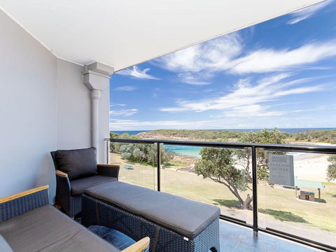 5 'The Outlook', 4 Ocean Parade - Overlooking Boat Harbour Beach And Ducted Air Conditioning - Nambucca Heads Accommodation 0