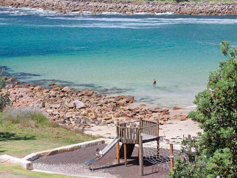 5 'The Outlook', 4 Ocean Parade - Overlooking Boat Harbour Beach And Ducted Air Conditioning - Nambucca Heads Accommodation 3