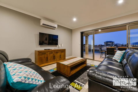 5 Kestrel Place - PRIVATE JETTY & POOL - Nambucca Heads Accommodation 2