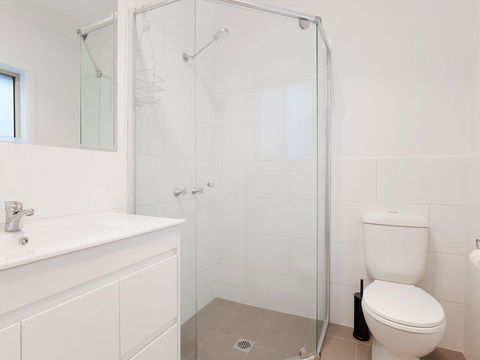 5B BENT STREET - LARGE HOUSE WITH DUCTED AIR CON, WIFI & FOXTEL - Nambucca Heads Accommodation 3