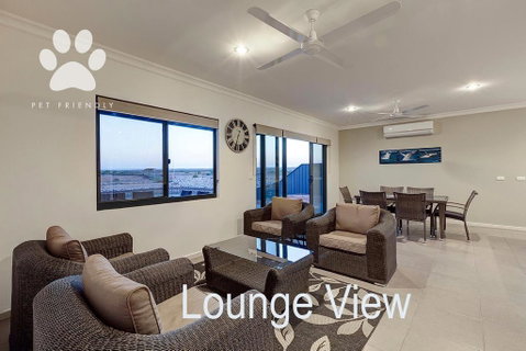6 Corella Court - PRIVATE JETTY & POOL - Nambucca Heads Accommodation 2