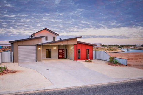 64 Madaffari Drive - PRIVATE JETTY - Nambucca Heads Accommodation 1
