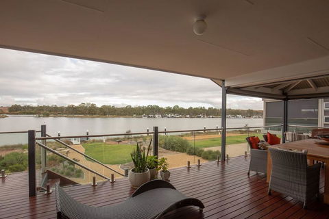 64 Marina Way, Mannum - Nambucca Heads Accommodation 3