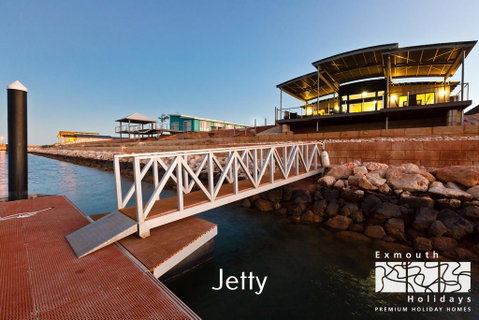7 GNULLI - PRIVATE JETTY - Nambucca Heads Accommodation 1