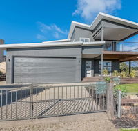 7 Graydens Road Ventnor with Spectacular views - Nambucca Heads Accommodation