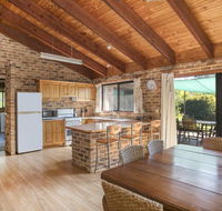 75 River Rd - Tabourie Hideaway - Nambucca Heads Accommodation