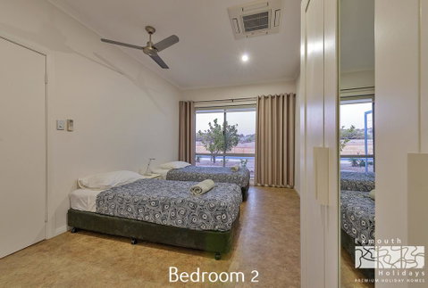 78 Madaffari Drive - PRIVATE JETTY And Pool - Nambucca Heads Accommodation 0