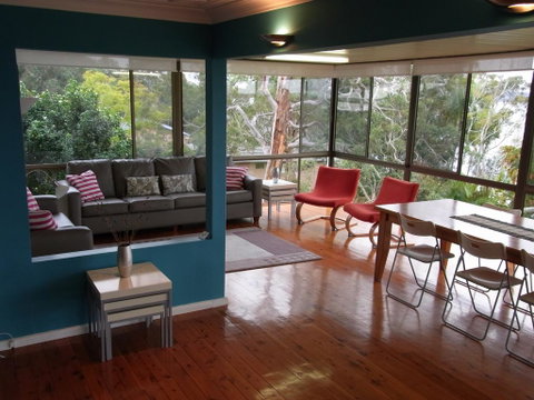 A Lakehouse Escape - Nambucca Heads Accommodation 2