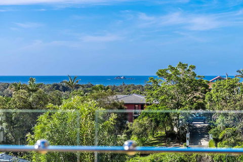 A PERFECT STAY - The Lookout - Nambucca Heads Accommodation 0
