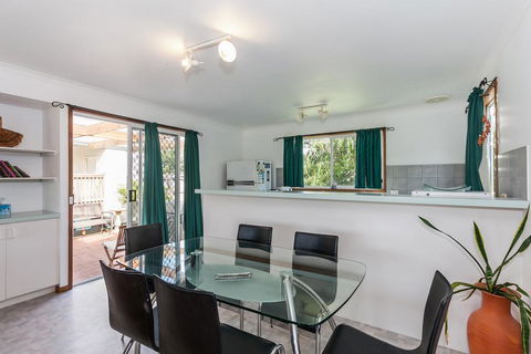 A River Bed Cottage - Nambucca Heads Accommodation 2