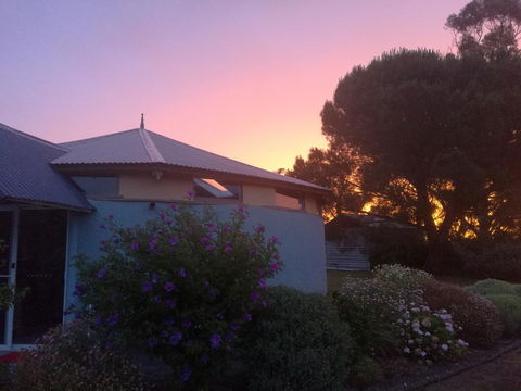 A Victor Harbour Retreat Aldinga-The Round Cottage - Nambucca Heads Accommodation 1