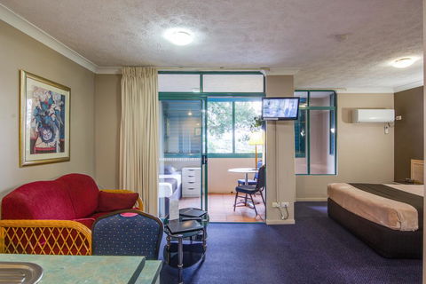 AAA Airport Albion Manor Apartments And Motel - Nambucca Heads Accommodation 3