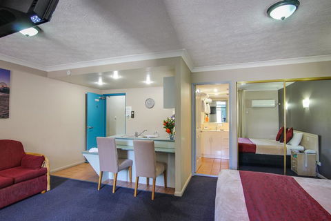 AAA Airport Albion Manor Apartments And Motel - Nambucca Heads Accommodation 2