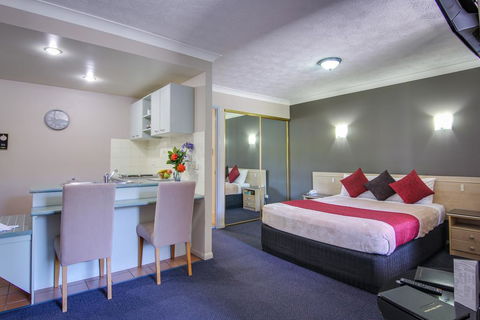 AAA Airport Albion Manor Apartments And Motel - Nambucca Heads Accommodation 0
