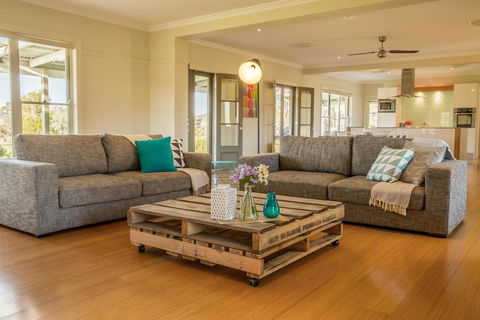 Abingdon House - Nambucca Heads Accommodation 1