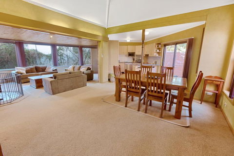 Above Sunset - 100m From The Paynesville Lakes - Nambucca Heads Accommodation 3