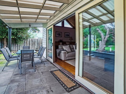 Abrahams On Bank - Nambucca Heads Accommodation 1
