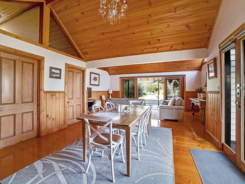 Abrahams On Bank - Nambucca Heads Accommodation 0