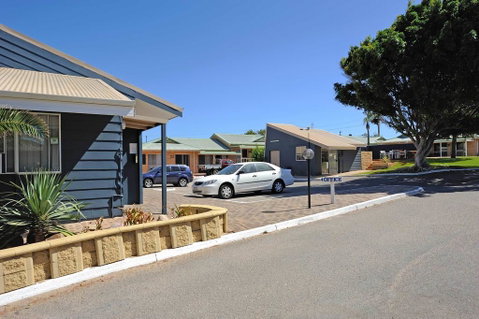 Abrolhos Reef Lodge - Nambucca Heads Accommodation 1
