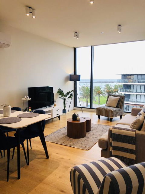 Absolute Waterfront Apt 319 Lighthouse - Nambucca Heads Accommodation 3