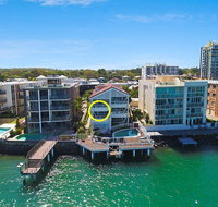 Absolute Waterfront On The Pumicestone Passage - Nambucca Heads Accommodation