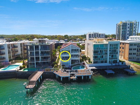 Absolute Waterfront On The Pumicestone Passage - Nambucca Heads Accommodation 0