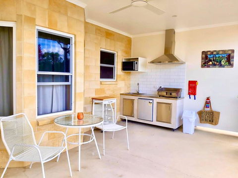 Accommodation Creek Cottages & Sundown View Suites - Nambucca Heads Accommodation 2